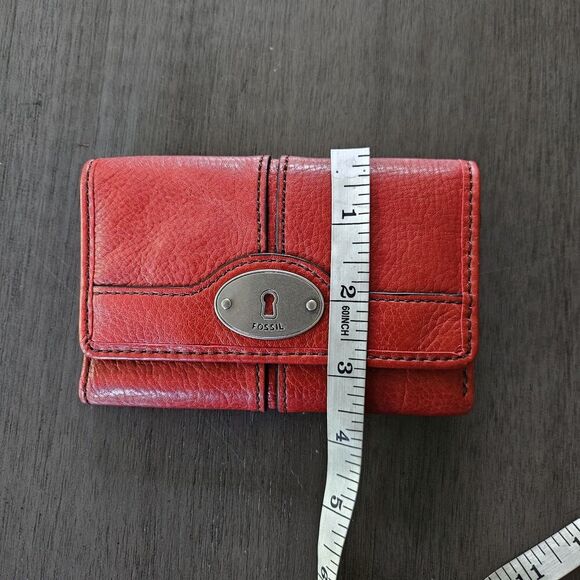 Fossil Soft Red Leather Tri-fold Wallet Silver Hardware Pebbled Coin - Picture 6 of 8